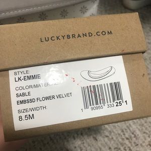 BRAND NEW LUCKY BRAND VELVET FLATS